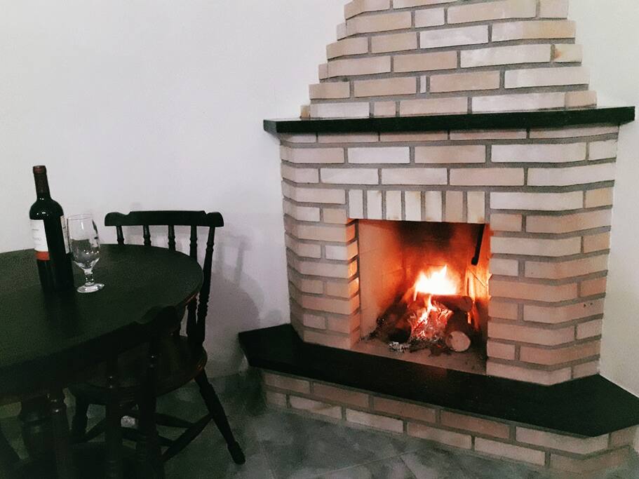 Neste friozinho do inverno nada melhor que o aconchego da lareira