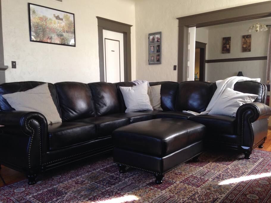 Living rom with gas fireplace