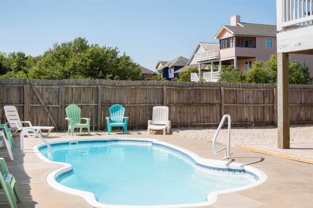 OSN03: A Place in the Sun | Pool Area