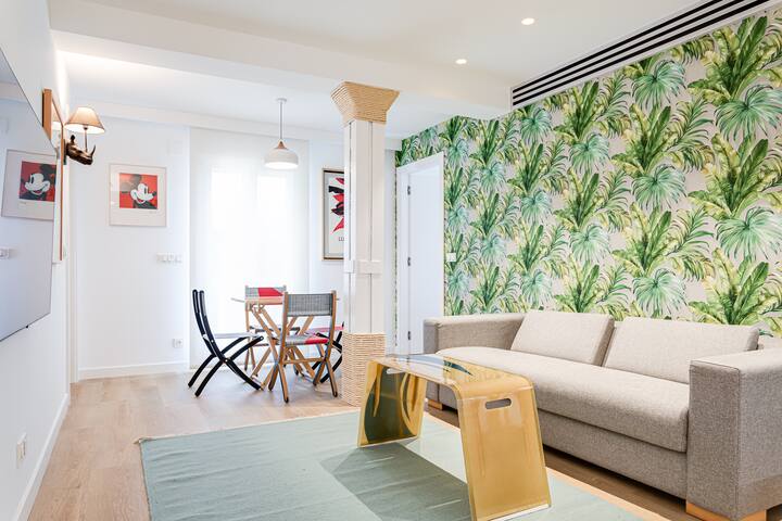 Downtown, new & bright penthouse, terrace & views gallery image 5