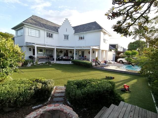 Centrally located Family Home in Leafy Rondebosch gallery image 2