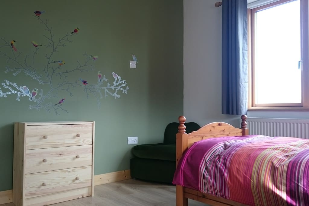 2nd Bedroom with twin beds