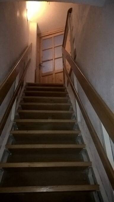apartmán se nachází v podkroví, proto není vhodný pro osoby se sníženou schopností pohybu.