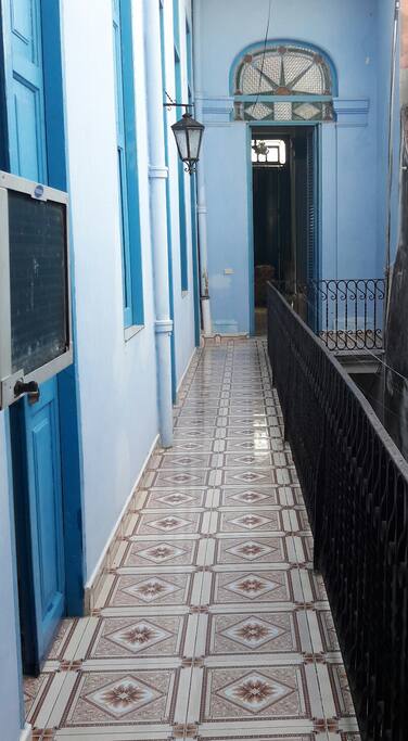 Pasillo de acceso a las habitaciones.