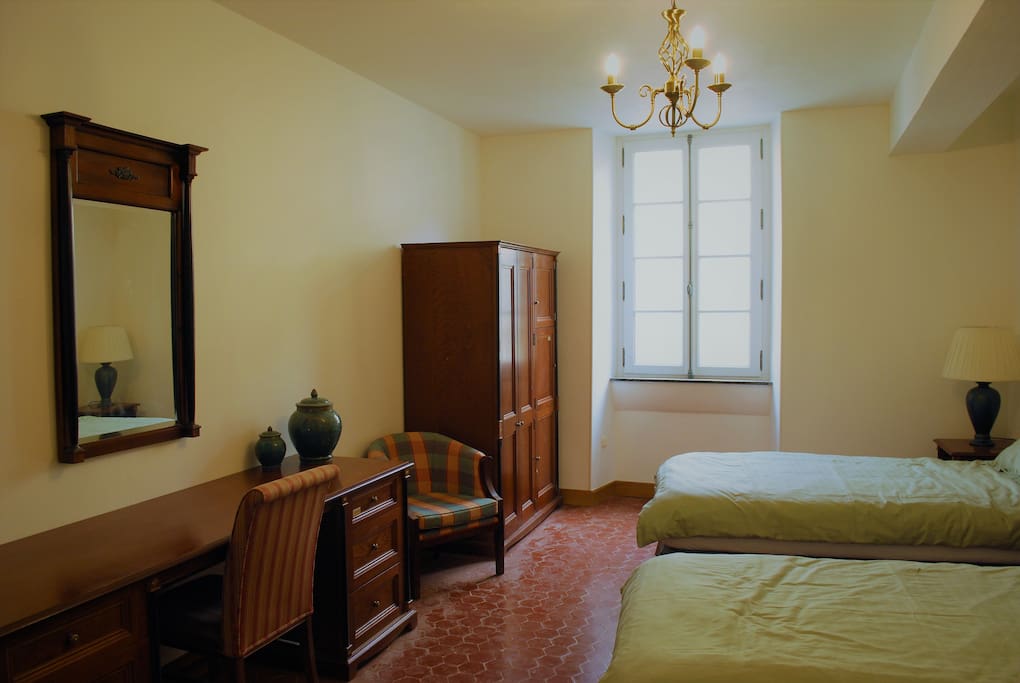 Clairette bedroom