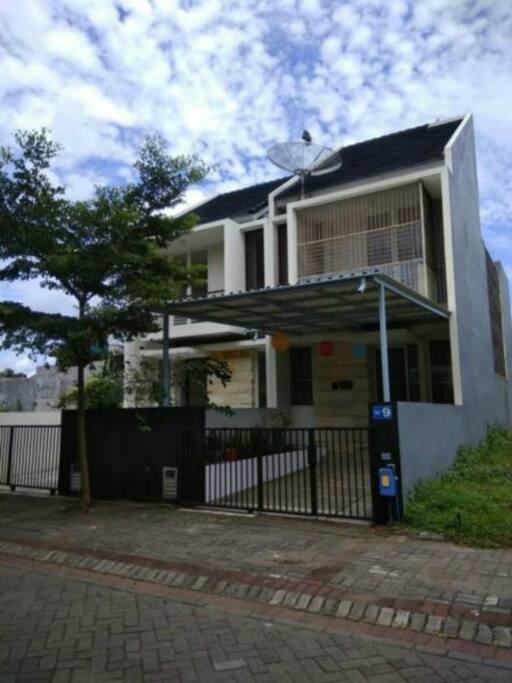 Exterior / Building