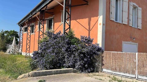 Warm house between town and beaches