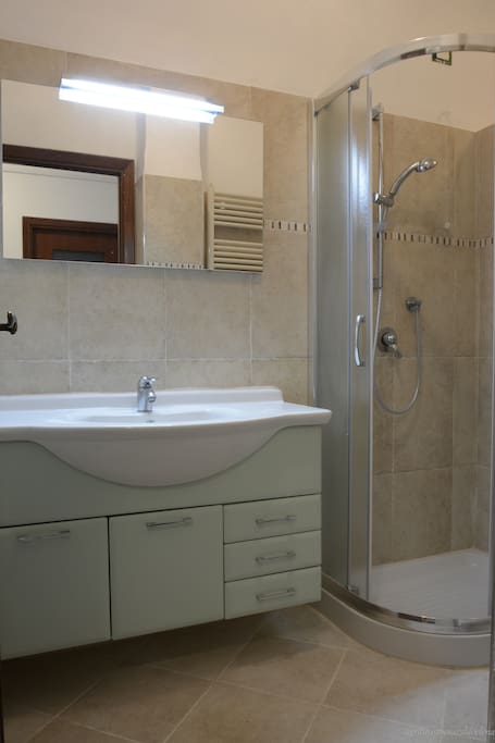 bagno recentemente ristrutturato