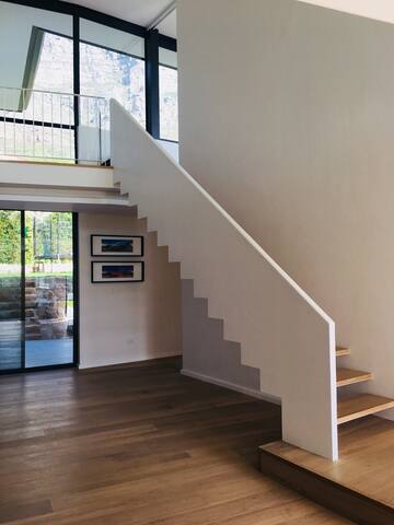 Central Cape Town Villa with a View – with solar! gallery image 3