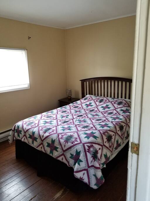 2nd bedroom