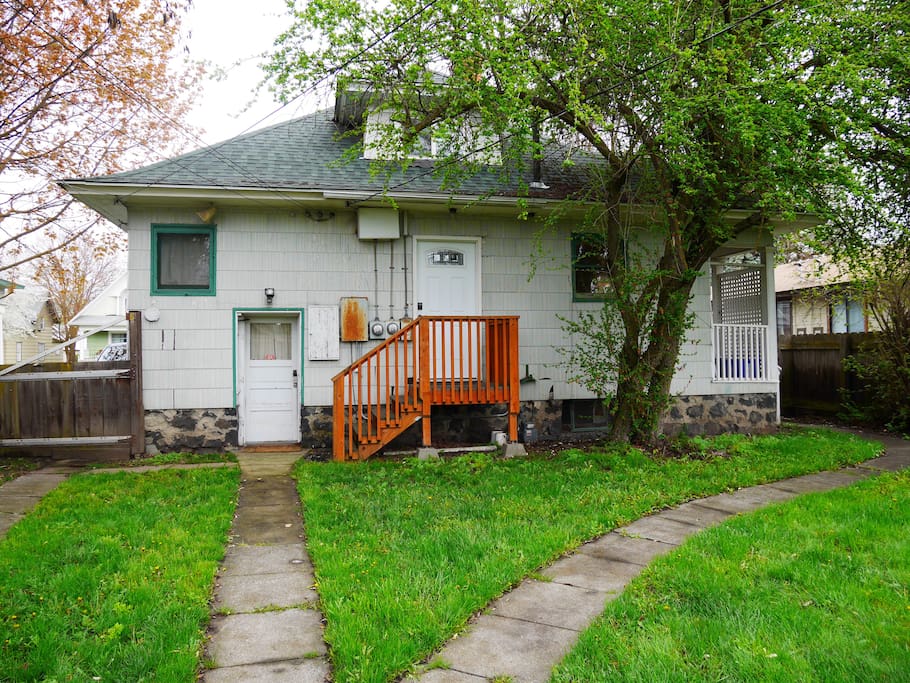 Private entrance up the stairs, keyless entry