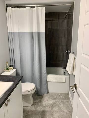 Modern new townhouse close to downtown Ottawa! gallery image 5