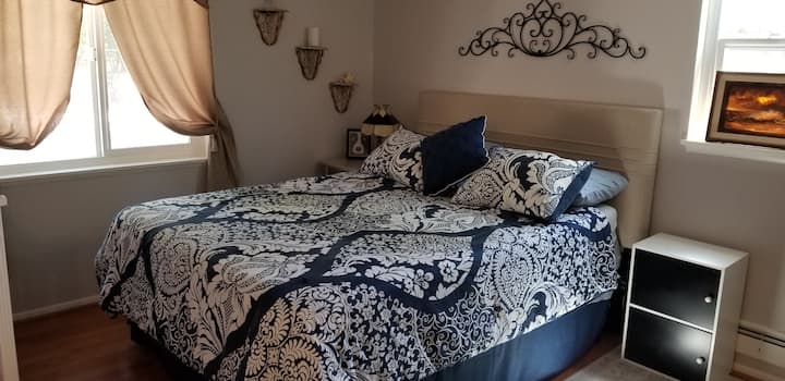 Queen in 2nd bedroom