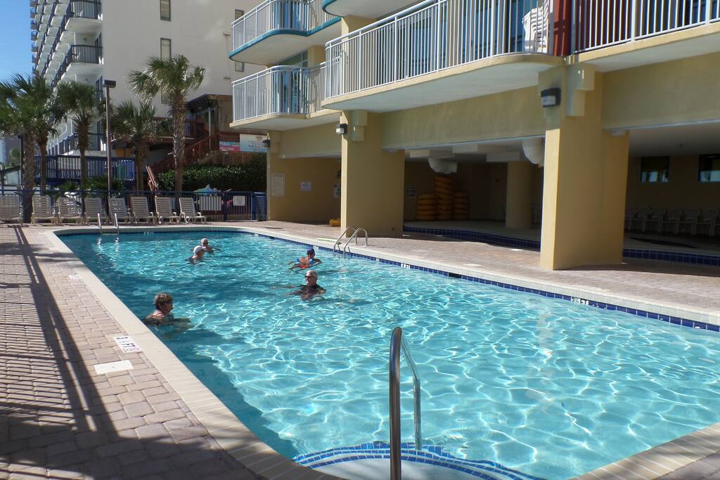 Oceanfront Pool 2 minute walk away