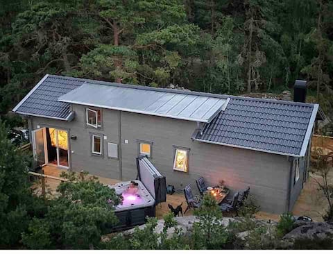 ⭐️ Salty Hilltop Jacuzzi EV Charger Sea Nature Golf