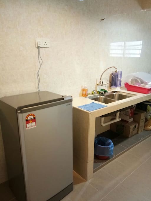 Kitchen, Fridge