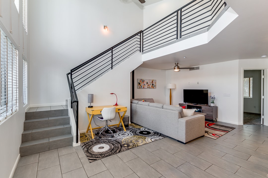 Snel internet + WIFI + speciaal bureau :)