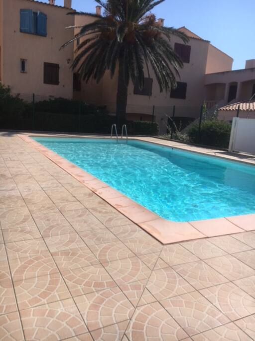 piscine privée de la marina