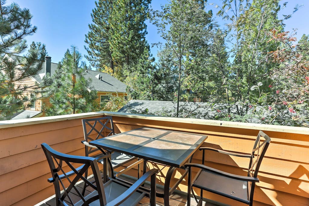 Experience Incline Village in all its glory from this 2-bedroom, 2-bathroom vacation rental condo!