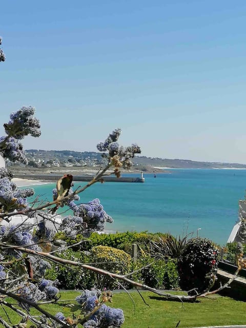 Beautiful  home - Exceptional sea view.