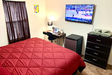 (1of2)Quiet space conveniently located in East Jax