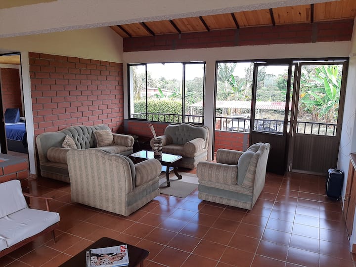 Finca Santa Clauss.  Alojamiento Rural Quindiano - Armenia, Colombia