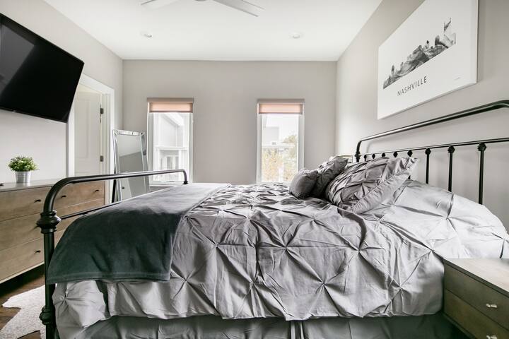 Head to the Bridgestone Arena from a New Townhouse gallery image 4