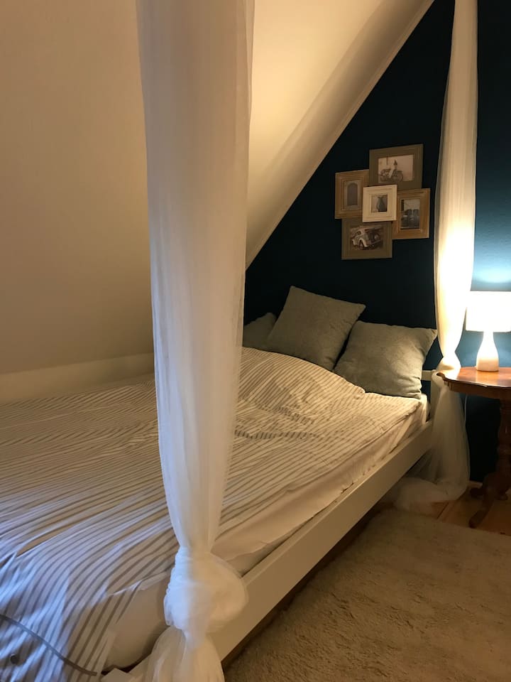 También aquí un colchón 140. 