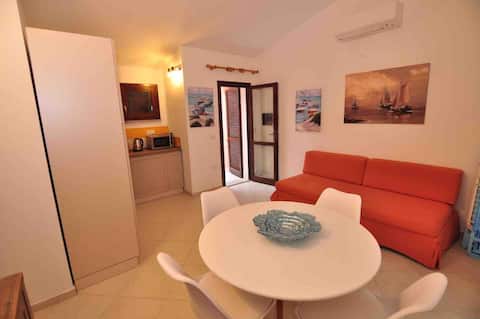 Successful Airbnb property: Sweet Home Mare Li Tinnari in Trinità D'agultu E Vignola