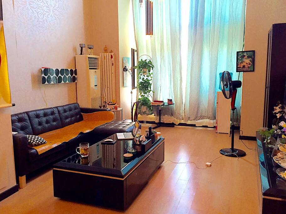一楼挑高客厅 1st floor high-weighed living room