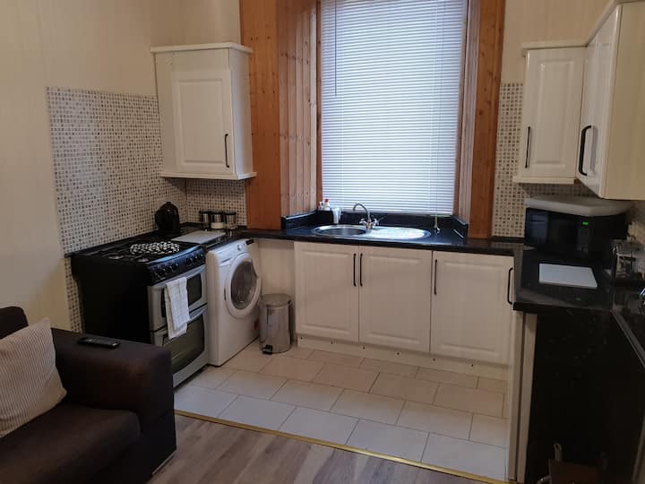 Rozina Apartment Apartments for Rent in Renfrewshire, Scotland