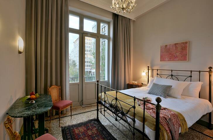 Nafsika Neoclassical Apartment – 3 min from Metro gallery image 3