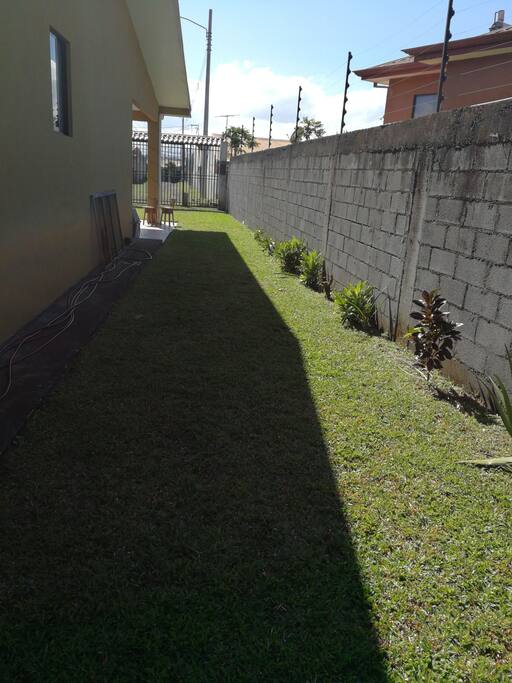 costado de la casa