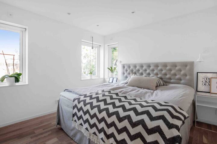 Bedroom, 180cm bed