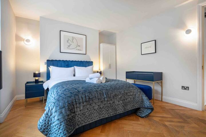 Baker st / Marylebone / Sherlock Holmes 3Bed2Bath gallery image 3