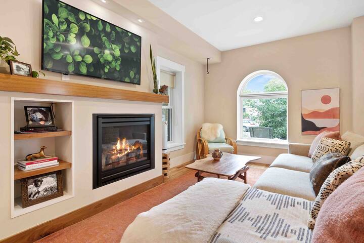 Peloton + Peaceful Backyard, Walk to Highlands Sq gallery image 4