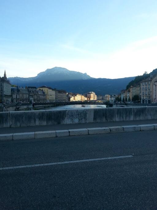 Quai de l Isere