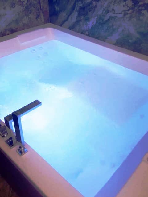 Accommodation with lake view and Jacuzzi