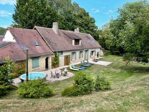 Charming countryside house, garden, outside bath
