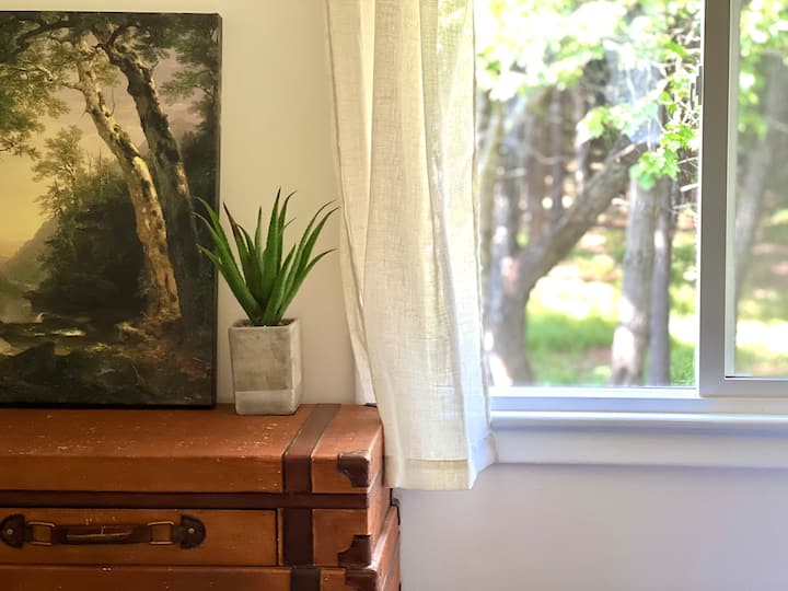 الغرفة الثالثة في الطابق الثاني. 