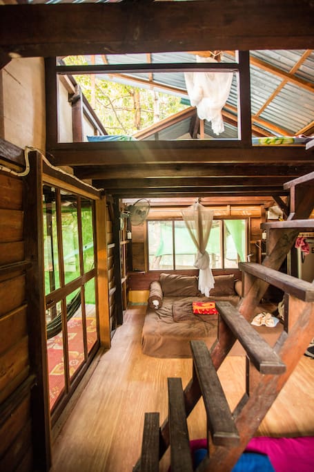 2nd floor and rooftop bedrooms with 'roofdoor'