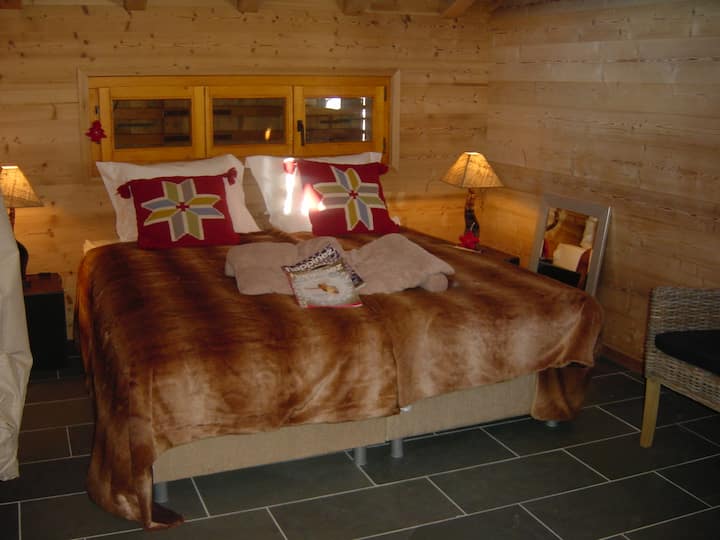 მაღლა საძინებელი 