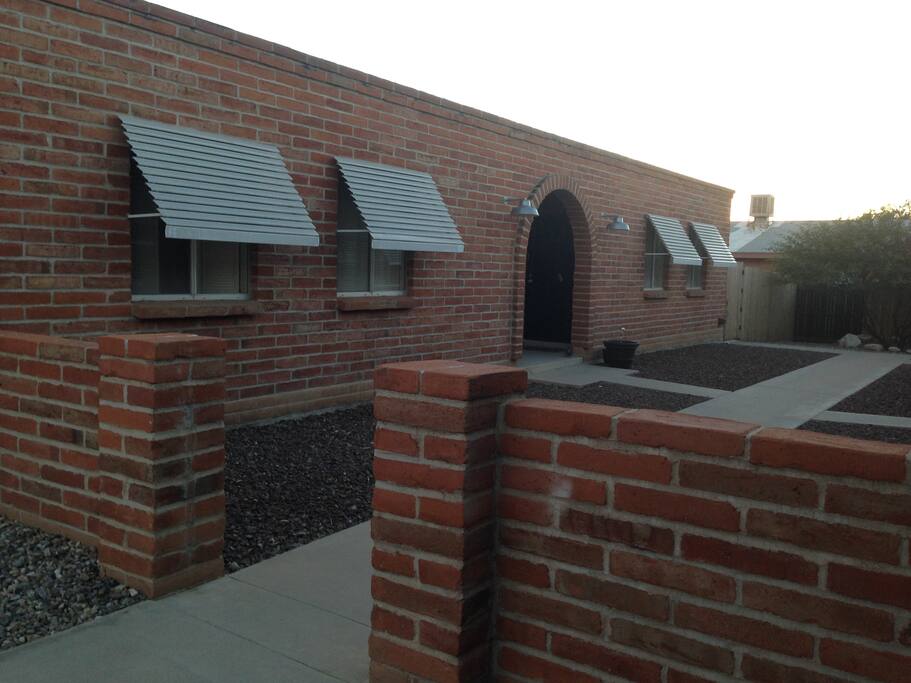 Lot's of privacy in the end unit.