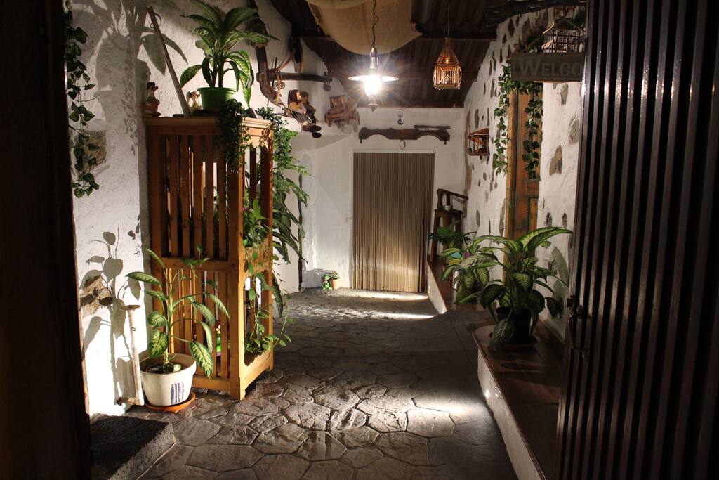 PATIO INTERIOR