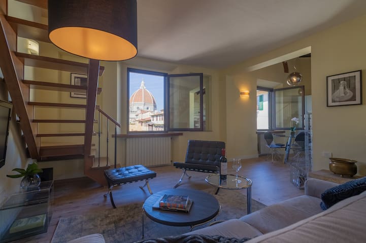 Albizi 6 Duomo Views – 2 Bedroom 2 Bathroom