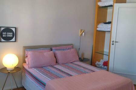 Quarto casal em apê com linda vista em BH!