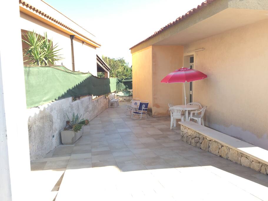 VERANDA CON POSTO AUTO