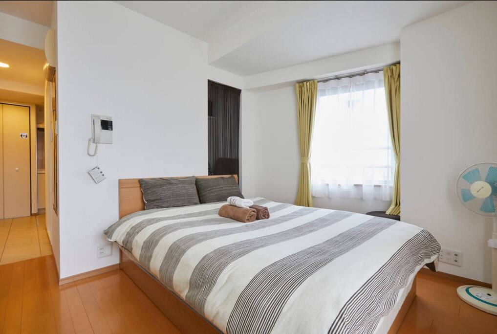 Bright spacious studio