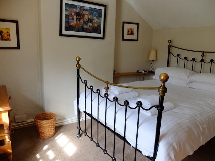 Bed 1 - Double bedroom with dressing table on left
