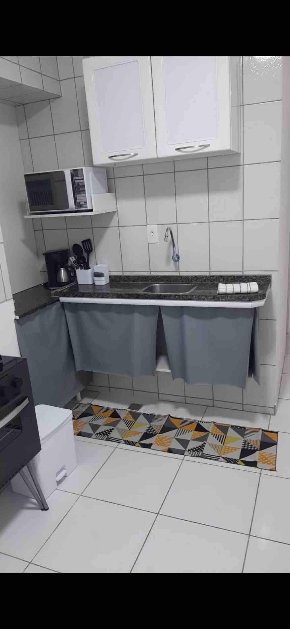 Full kitchen image 1